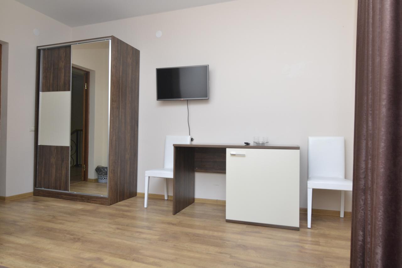 Arda Hotel Gagra Bagian luar foto