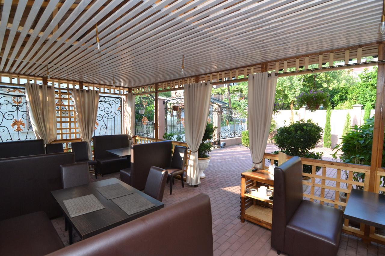 Arda Hotel Gagra Bagian luar foto