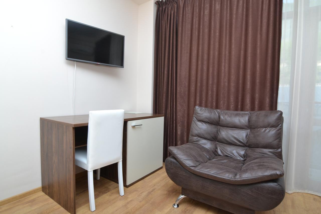 Arda Hotel Gagra Bagian luar foto