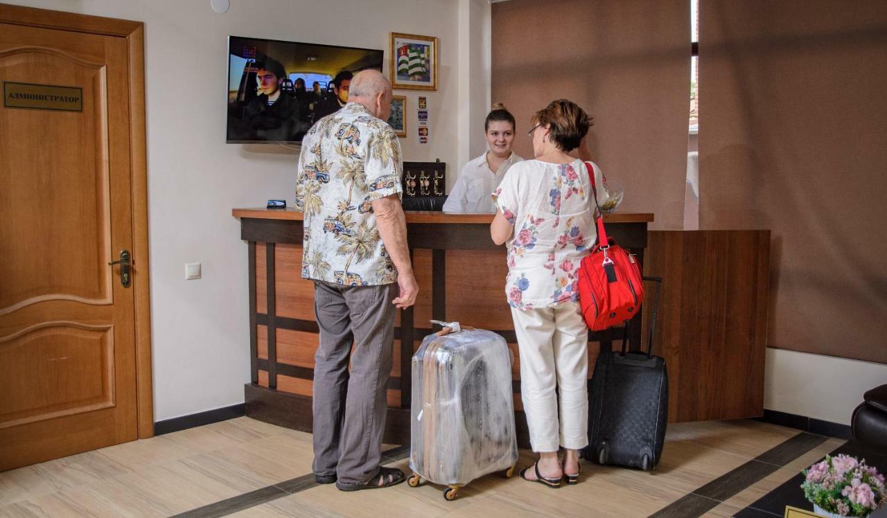 Arda Hotel Gagra Bagian luar foto