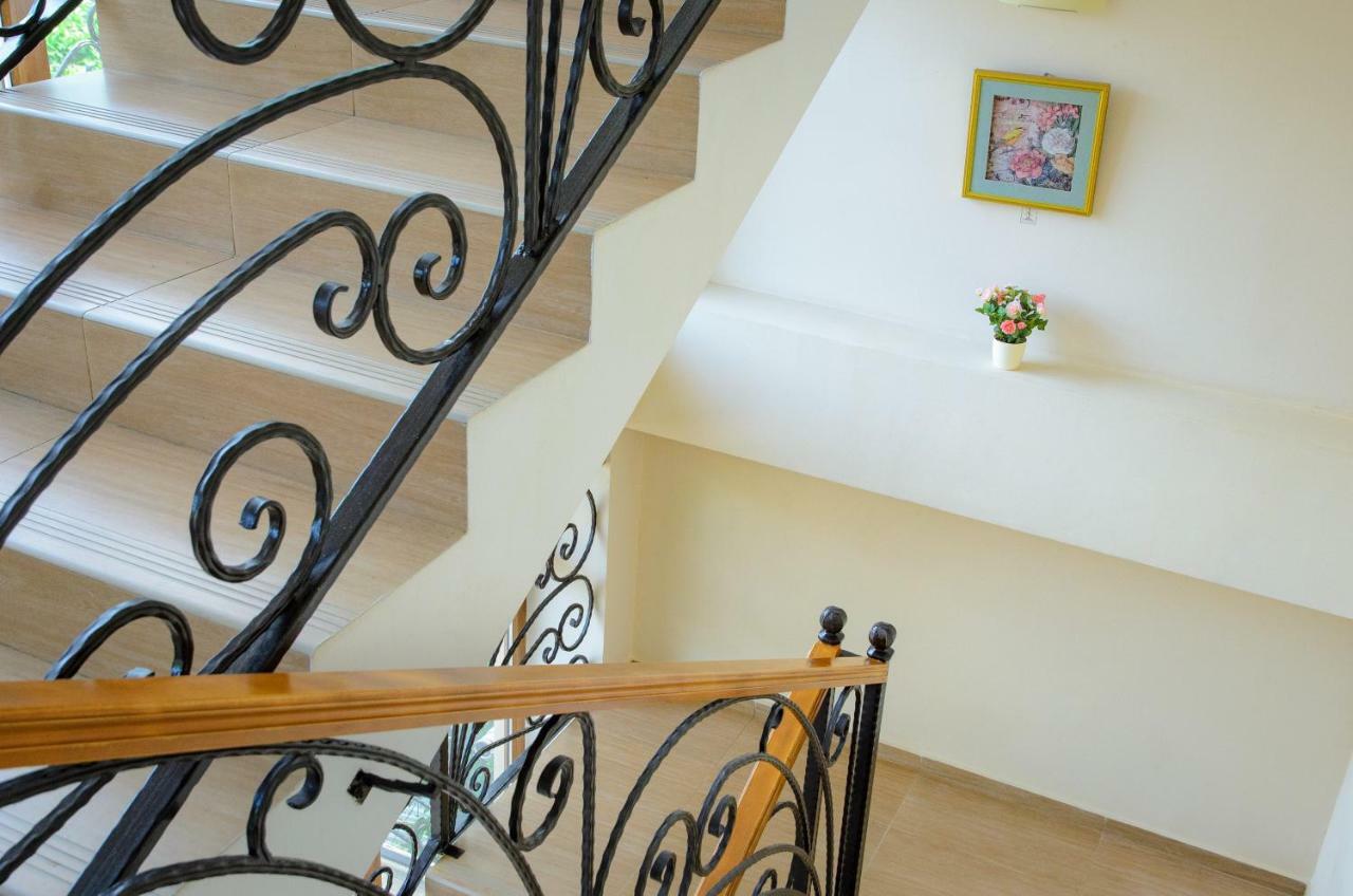 Arda Hotel Gagra Bagian luar foto