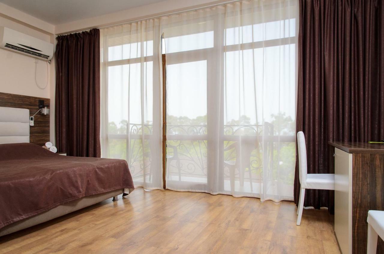 Arda Hotel Gagra Bagian luar foto